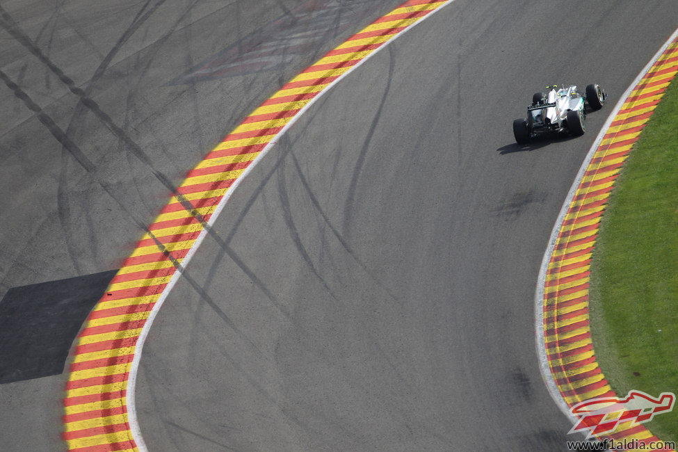 Eau Rouge recibe a Nico Rosberg