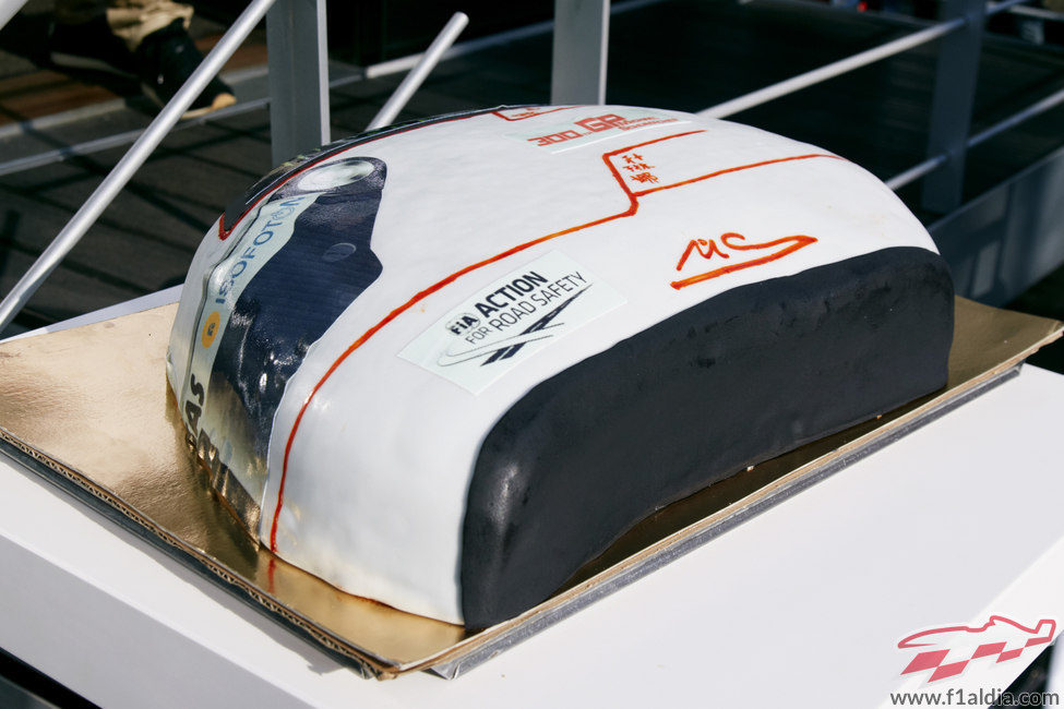 La tarta de Michael Schumacher por su 300 GP