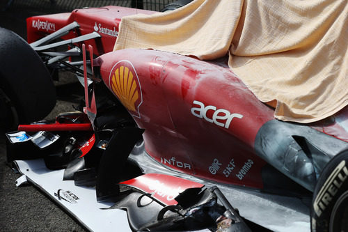 Los restos del Ferrari y del Sauber en el GP de Bélgica 2012