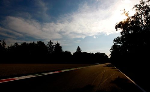 La pista recorre el bosque de Monza