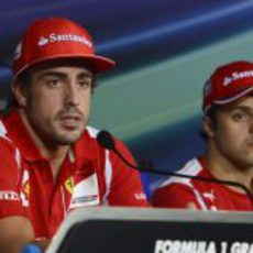 Fernando Alonso y Felipe Massa en la rueda de prensa de la FIA del jueves en Italia