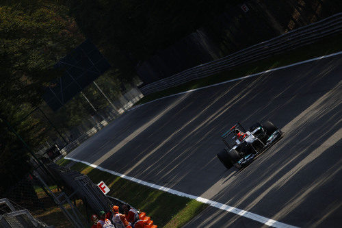 Michael Schumacher lideró los primeros libres del GP de Italia 2012