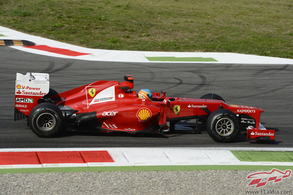 Fernando Alonso tuvo algunos problemas en los primeros entrenamientos de Monza