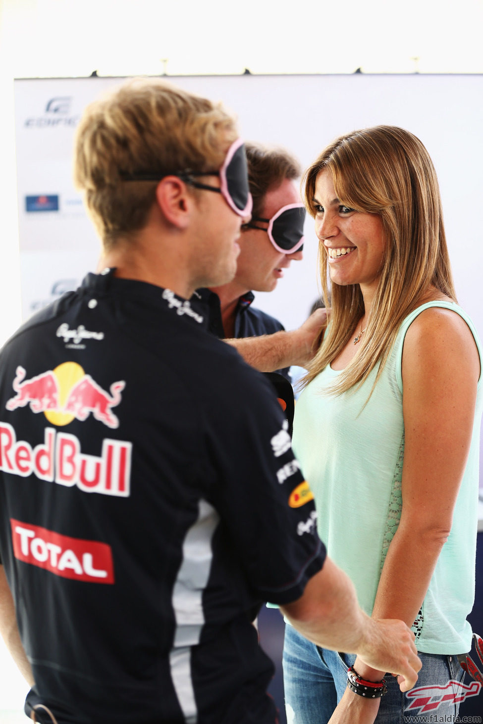 Nira Juanco, encantada con Sebastian Vettel