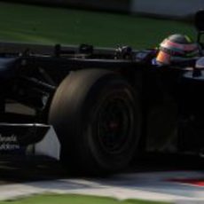 Pastor Maldonado atraviesa una chicane