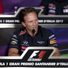 Christian Horner en la rueda de prensa de la FIA en Italia