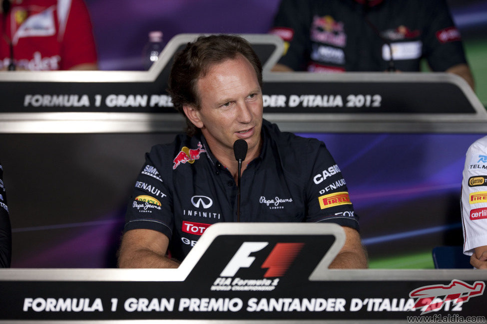 Christian Horner en la rueda de prensa de la FIA en Italia