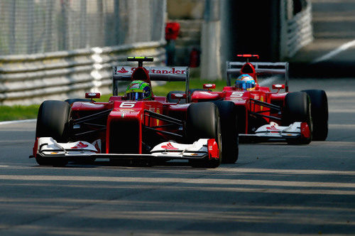 Massa y Alonso corriendo juntos en la clasificación de Monza 2012