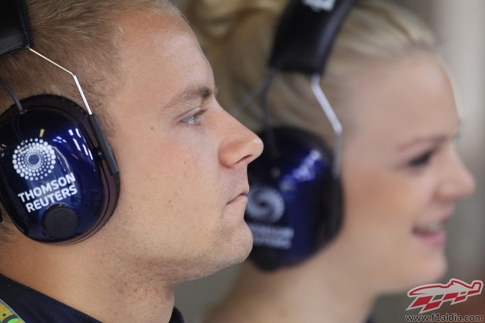 Emilia Pikkarainen, la novia de Valtteri Bottas, junto a su chico