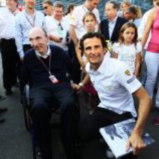 Pedro de la Rosa junto a Sir Frank Williams en Monza