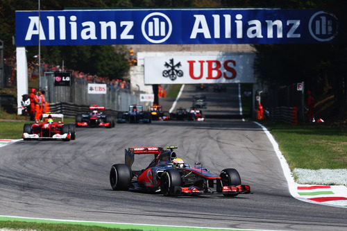 Lewis Hamilton lidera el GP de Italia 2012