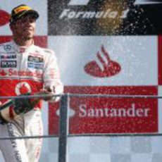Más champán para Hamilton en el GP de Italia 2012