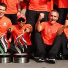 Hamilton, Whitmarsh y Button celebrando el triunfo en Monza