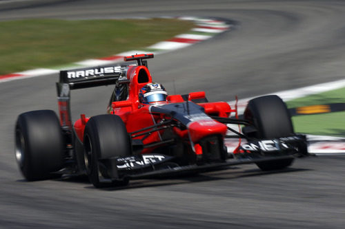 Timo Glock dañó su alerón delantero en la primera vuelta en Monza