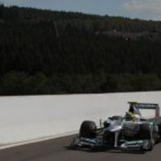 Nico Rosberg entrando en el pitlane durante la clasificación