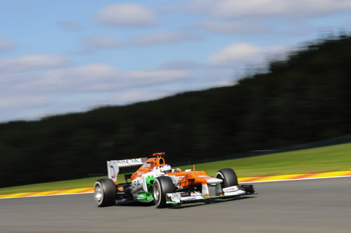 Paul di Resta rueda durante la Q2 de la clasificación en Spa