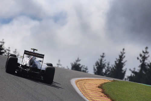 Sergio Pérez y su C31 en el circuito belga de Spa-Francorchamps