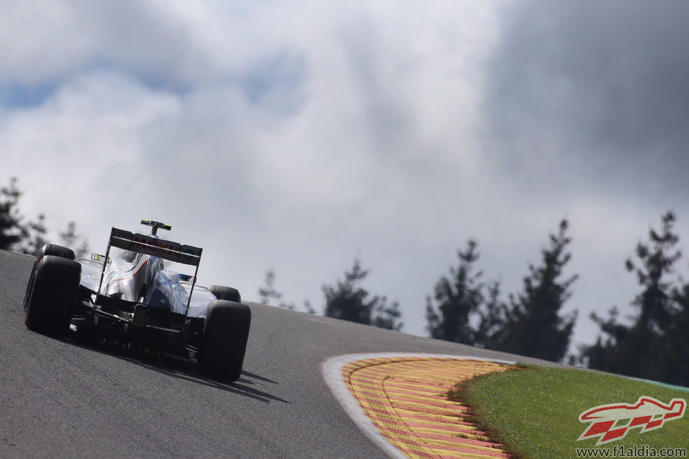 Sergio Pérez y su C31 en el circuito belga de Spa-Francorchamps