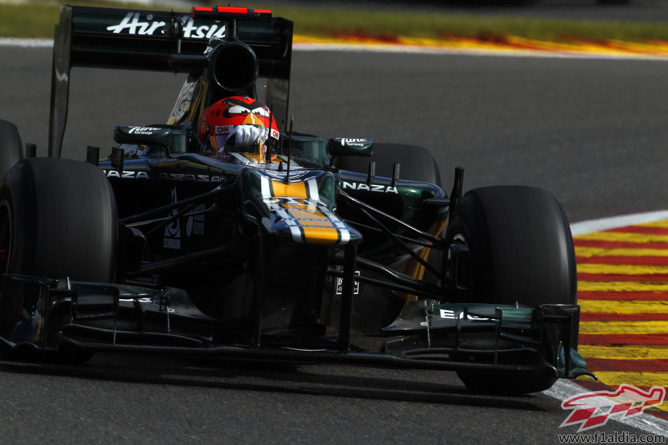 Heikki Kovalainen conduce el CT01 durante los Libres 3 del GP de Bélgica