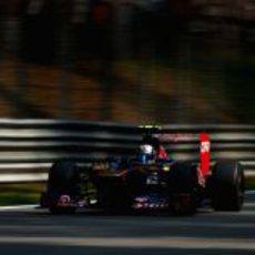 Jean-Eric Vergne estuvo a punto de caer en la Q1 en Italia