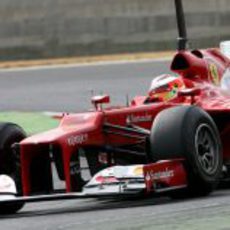 Jules Bianchi, con el 27 en el morro del F2012