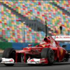 Tribuna vacía en Magny-Cours