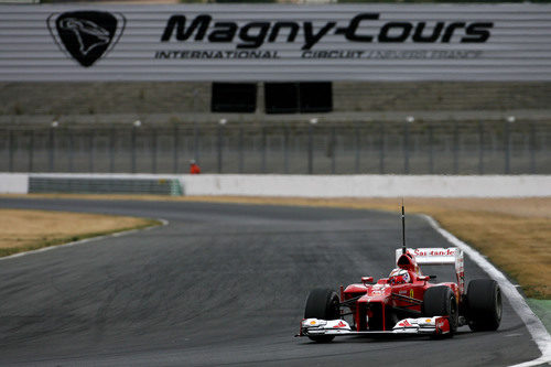 Davide Rigon al volante del F2012 en Magny-Cours
