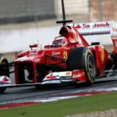 El F2012 lidera los tests con Jules Bianchi