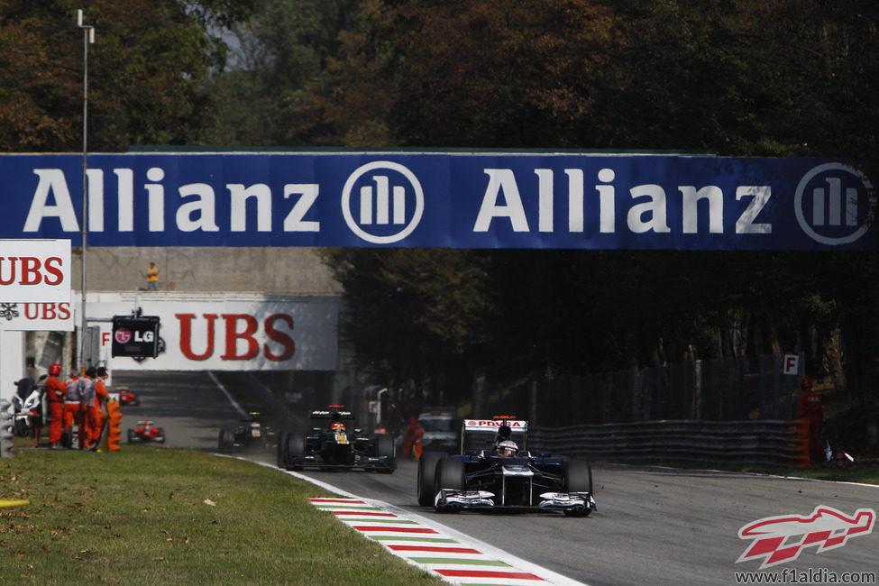 Pastor Maldonado sigue remontando posiciones en Monza