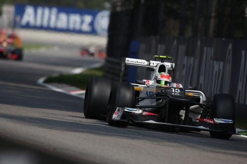 Sergio Pérez avanza veloz hacia el podio de Monza