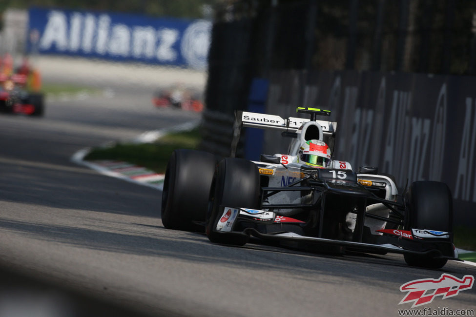 Sergio Pérez avanza veloz hacia el podio de Monza