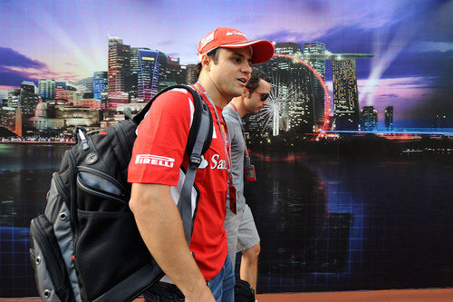 Felipe Massa llega al circuito de Marina Bay