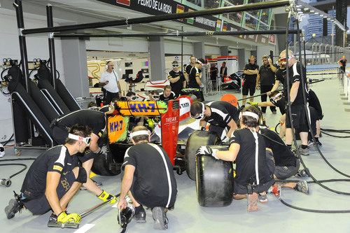 El equipo HRT ensaya pitstops en Singapur