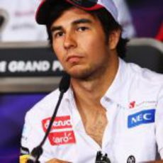 Sergio Pérez en la rueda de prensa de la FIA en Singapur