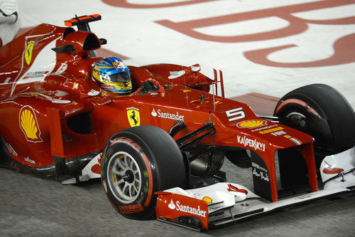 Fernando Alonso rueda con los superblandos en Marina May