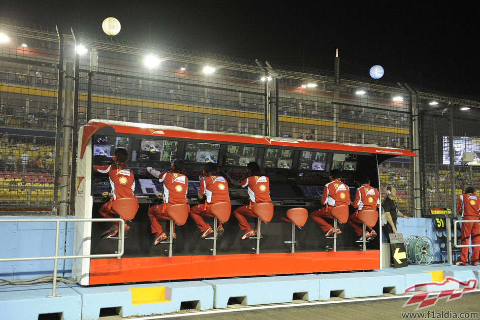 El muro de Ferrari, atento a la acción de Singapur