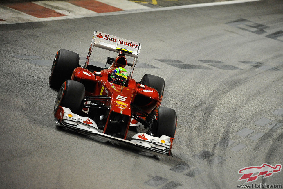 Felipe Massa prueba el trazado de Marina Bay