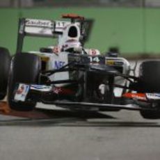 Kamui Kobayashi 'vuela' con los superblandos en Marina Bay