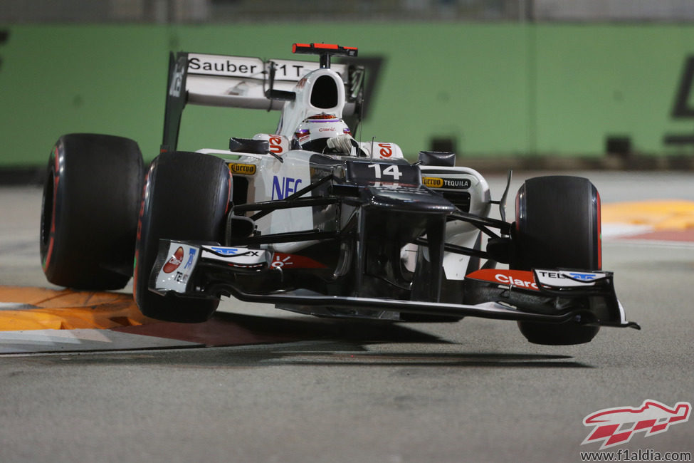 Kamui Kobayashi 'vuela' con los superblandos en Marina Bay