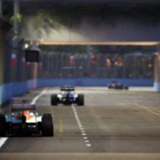 Paul di Resta persigue a sus competidores