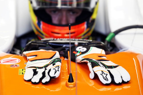 Los guantes de Paul di Resta