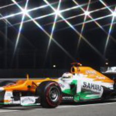 Las luces brillan para Paul di Resta