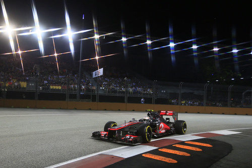 Lewis Hamilton fue a por todas en la clasificación de Singapur