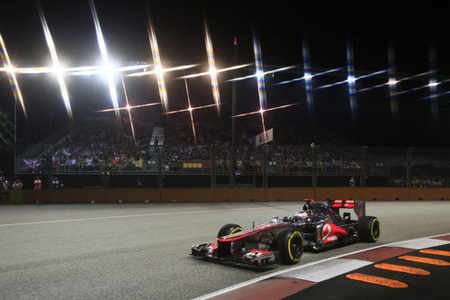 Jenson Button saldrá desde la segunda fila en Marina Bay