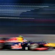 Mark Webber 'vuela' durante los terceros libres del GP de Singapur