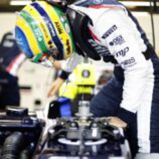 Bruno Senna se sube al FW34