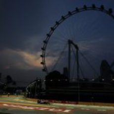 La noria de Singapur y Pastor Maldonado