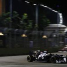 Pastor Maldonado no terminó el GP de Singapur 2012