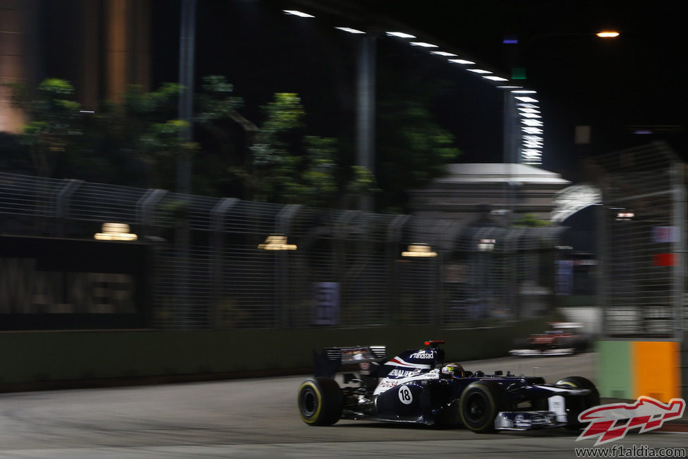 Pastor Maldonado no terminó el GP de Singapur 2012