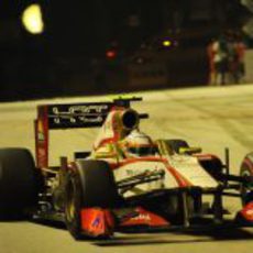 Narain Karthikeyan estrelló el F112 en Singapur